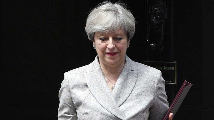 Premier W. Brytanii pod ochroną policji wracała ze spotkania ws. pożaru wieżowca
