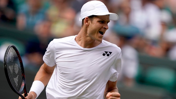 Hurkacz niczym Superman! Kosmiczne zagrania Polaka w meczu z Djokoviciem (WIDEO)