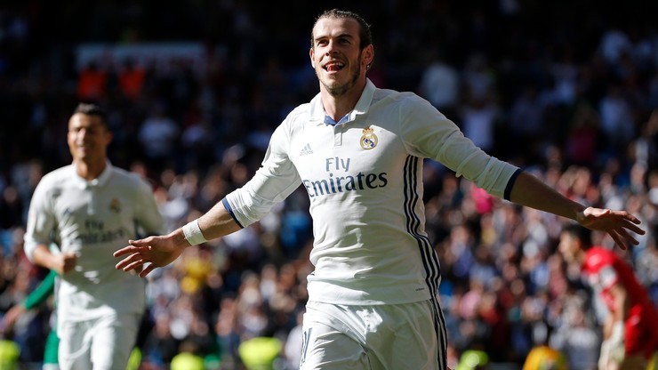 Bale przekazał pół miliona funtów szpitalowi, w którym się urodził
