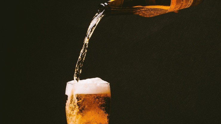 Piwo będzie słabiej gazowane? Przez epidemię spadły zapasy dwutlenku węgla