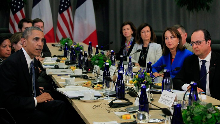 Obama rozmawiał z Hollande'em o wzmocnieniu współpracy antyterrorystycznej