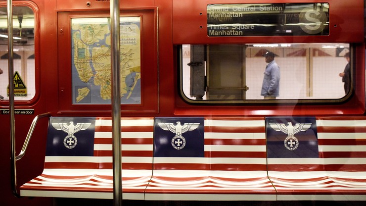Nazistowskie symbole w nowojorskim metrze. Kontrowersyjna reklama serialu wywołała burzę