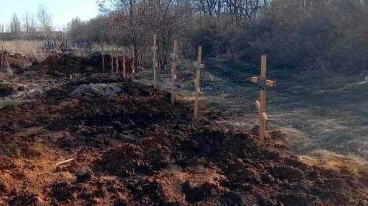 Ukraina: w obwodzie ługańskim zabici i zmarli są chowani na podwórkach osiedli
