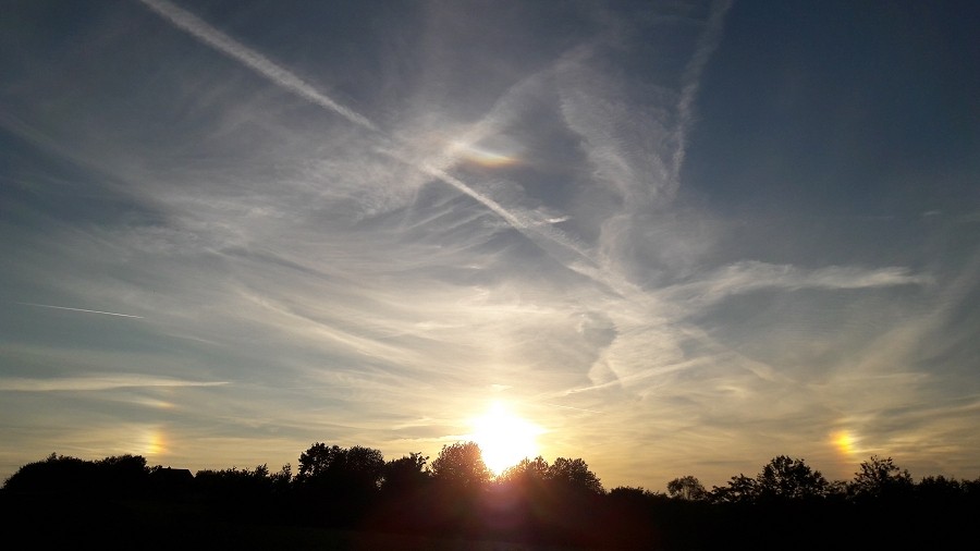 Słońca poboczne w Rzepienniku Strzyżewskim w woj.małopolskim. Fot. Małgorzata Bąk.