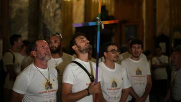 "Czas wyzwolenia uciśnionych". Pielgrzymka LGBT przybyła do Rzymu
