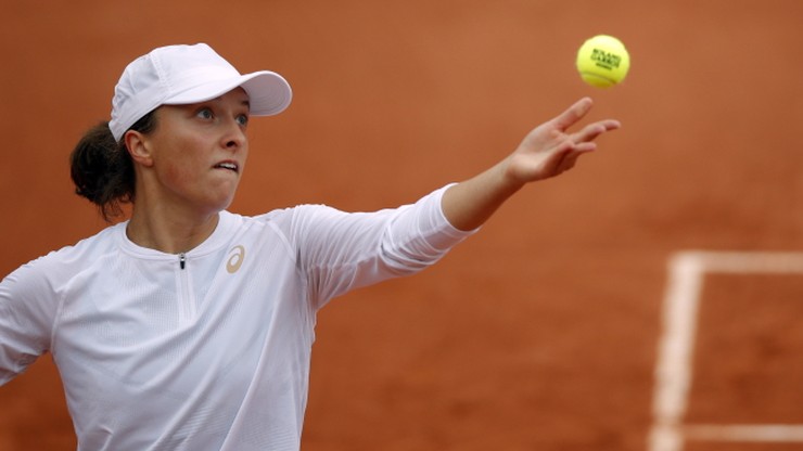 French Open: Iga Świątek drugi z rzędu zagra o ćwierćfinał z Simoną Halep