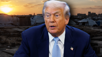 Donald Trump wypowiada się na tle obozu namiotowego i zachodzącego słońca.