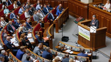 "To upolitycznianie historii". Parlament Ukrainy potępił decyzję Sejmu i Senatu RP ws. zbrodni wołyńskiej
