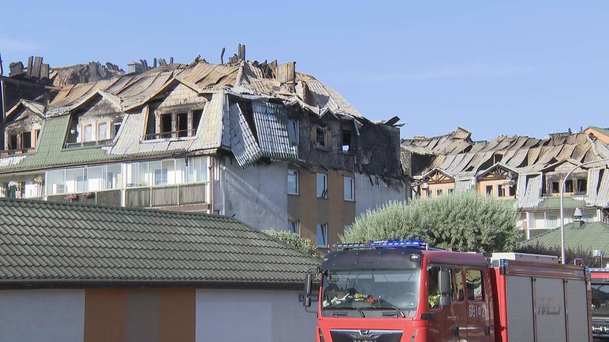 Ogromne zniszczenia, zalane mieszkania. Potężny pożar w Ząbkach
