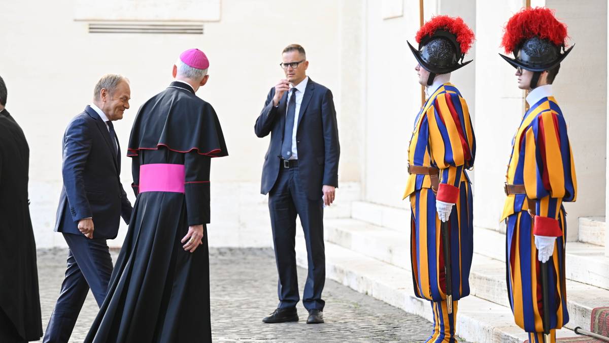 Donald Tusk na u papieża Leona XIV. Oto, co mu podaruje