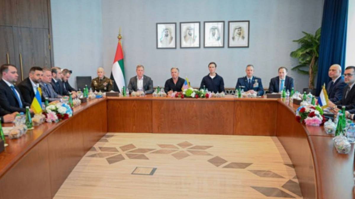 Ukraina, USA i Rosja przy jednym stole. Ławrow oskarża Zełeńskieg: To byłby jego koniec