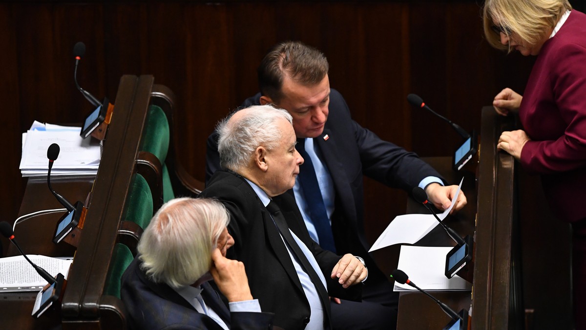 Mariusz Błaszczak nie wejdzie do nowego rządu. "Taki jest pomysł polityczny"