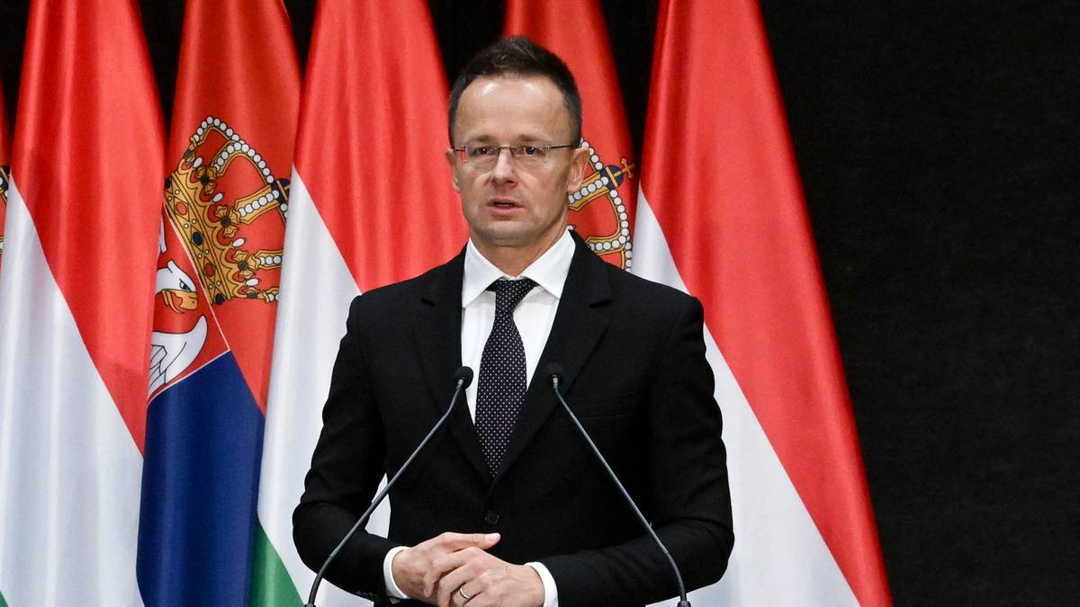 Szef węgierskiego MSZ Péter Szijjártó w Petersburgu. Pouczył niemieckiego reportera