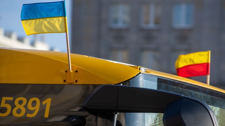 Koniec z darmową komunikacją dla Ukraińców w Trójmieście. Warszawa zdejmuje flagi z pojazdów WTP