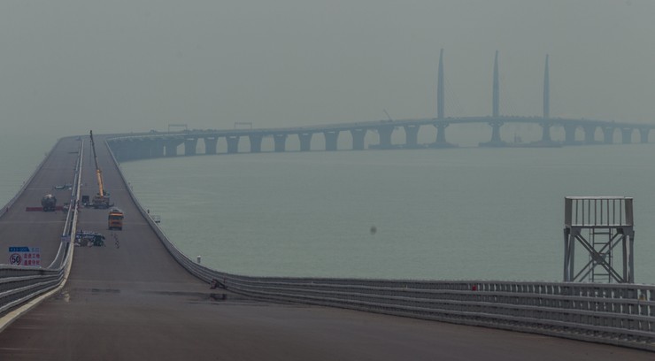 Najdłuższy w Chinach most autostradowy nad wodą bliski ukończenia