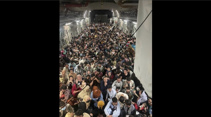 Kabul. 640 osób na pokładzie samolotu, mimo że przystosowany jest do przewozu 150