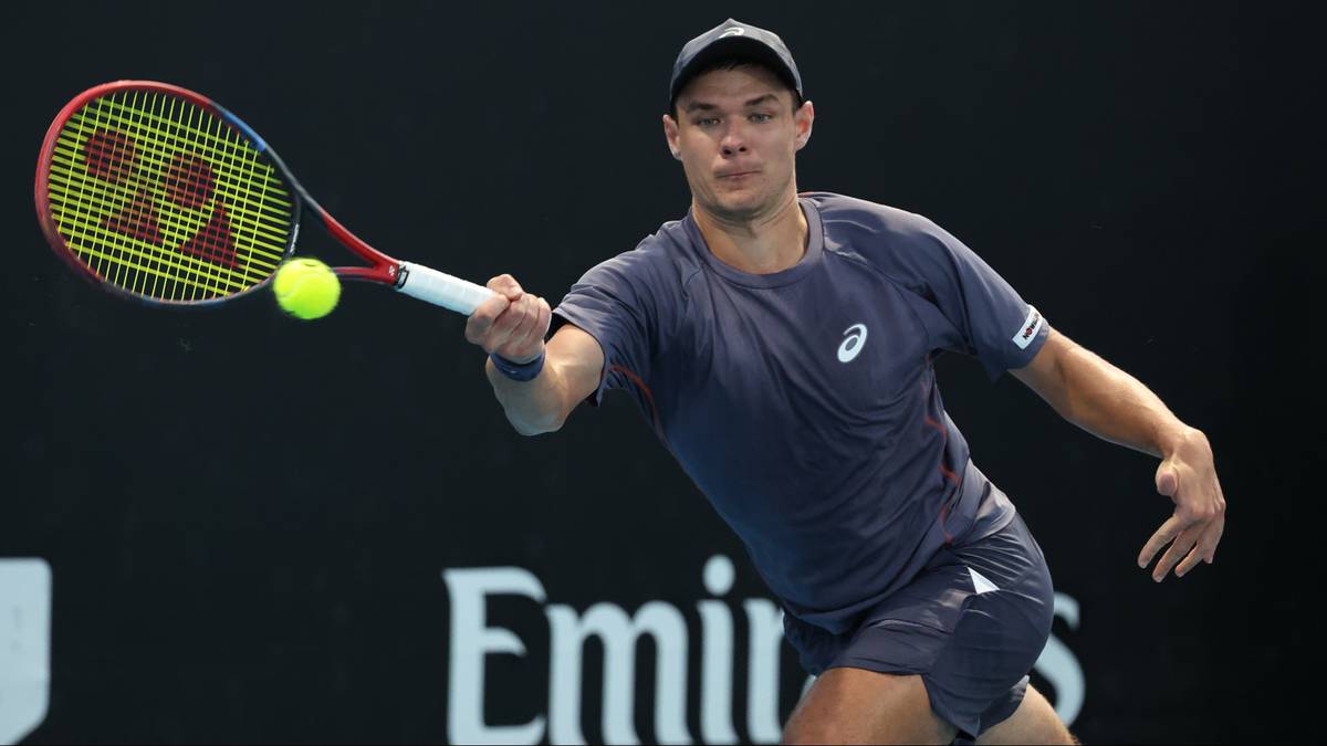 Przegrał z rywalem i własnym bólem. Polak poza Australian Open