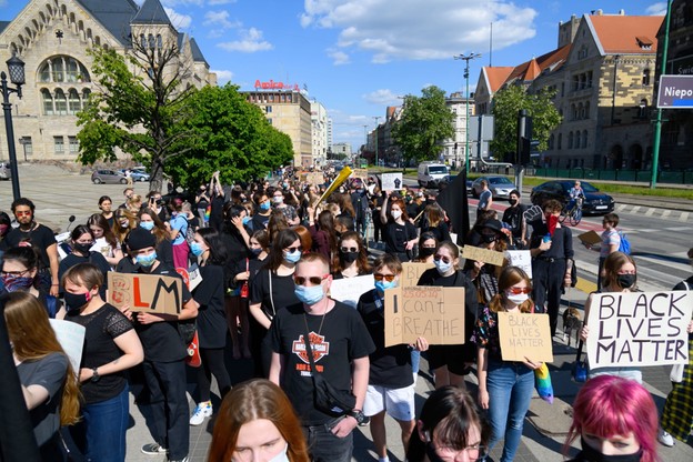 Marsz pamięci George'a Floyda w Poznaniu
