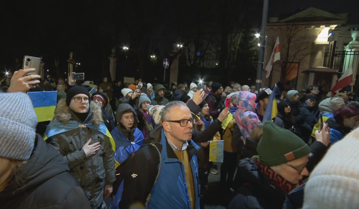 Demonstranci zebrali się przy ul. Belwederskiej 49 i przemaszerują pod Sejm