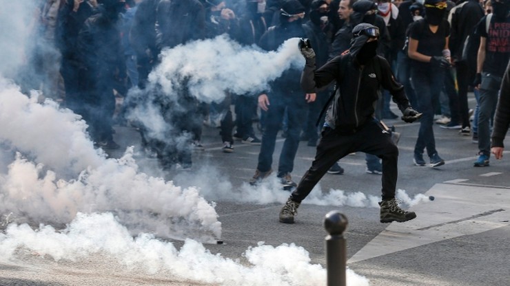 "Macron, jesteś skończony". Demonstracje we Francji przeciwko reformie prawa pracy
