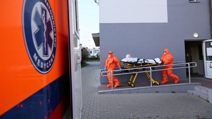 Ponad 100 nowych przypadków zakażenia koronawirusem w Polsce. Zmarły cztery kolejne osoby