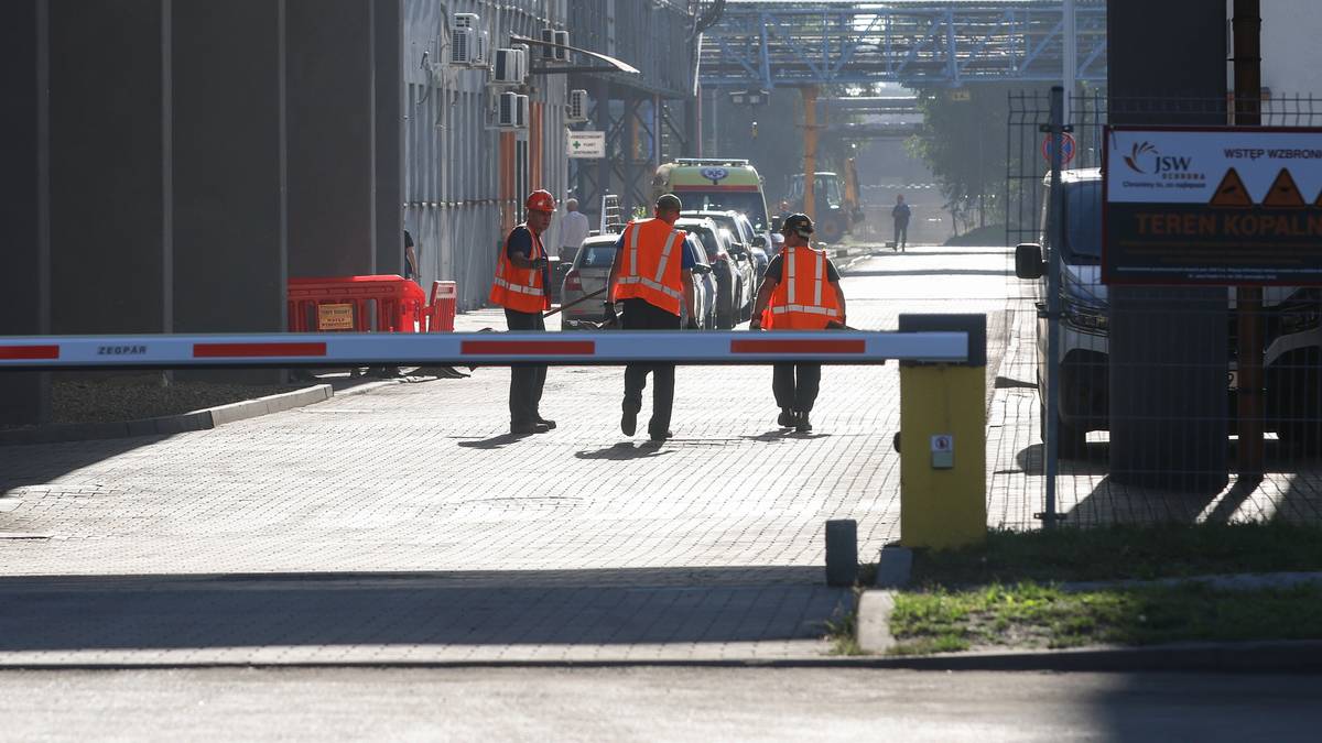 Tragiczne informacje z kopalni Knurów. Nie żyje górnik poszukiwany po wstrząsie