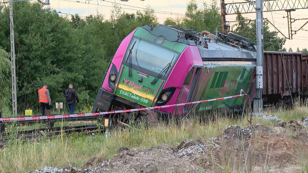 Lokomotywa wypadła z torów. Poważny wypadek na kolei
