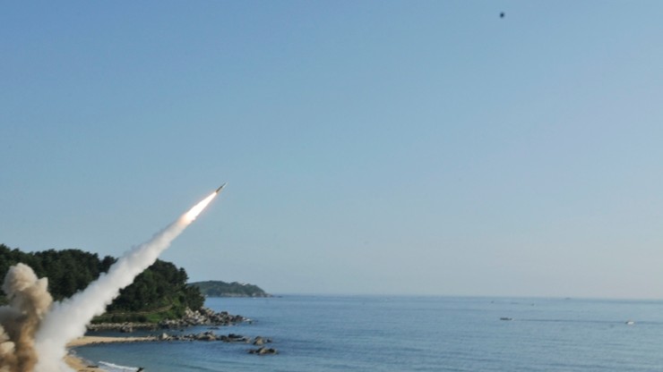 "Możemy uderzyć w każde miejsce na świecie". Korea Płn. przetestowała pocisk, który może przenosić głowicę nuklearną