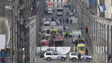 Bombę i flagę Państwa Islamskiego znaleziono w domu w brukselskiej dzielnicy. Zamachy w Brukseli minuta po minucie