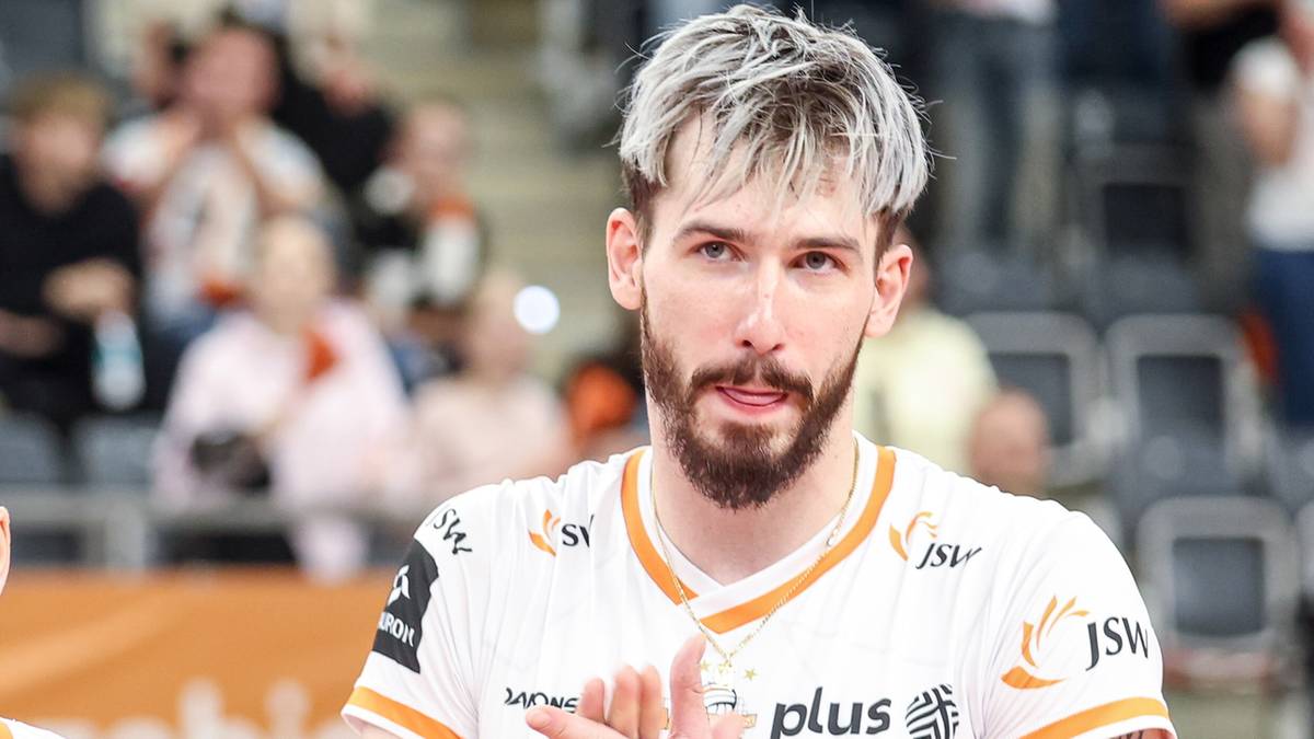 Tomasz Fornal z nową fryzurą! Na głowie pojawił się specjalny napis