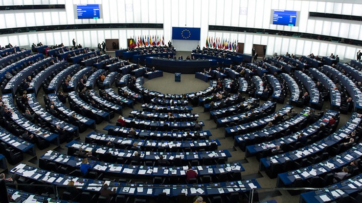Projekt rezolucji Parlamentu Europejskiego wzywa do zablokowania nowej Izby Dyscyplinarnej