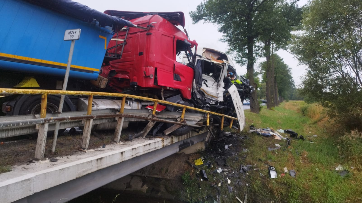 Łódzkie: Tragiczny wypadek pod Zgierzem. Zginął kierowca ciężarówki