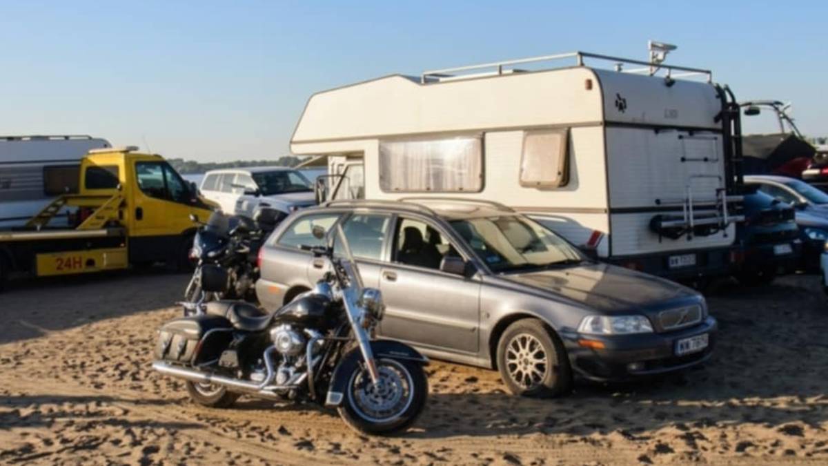 Szarżował po plaży i taranował auta. Pijany Ukrainiec trafił w ręce policji
