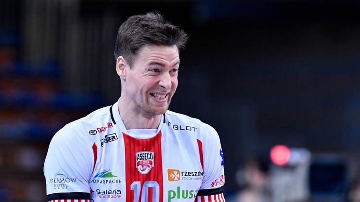 Niemcy	 – 28 siatkarzy