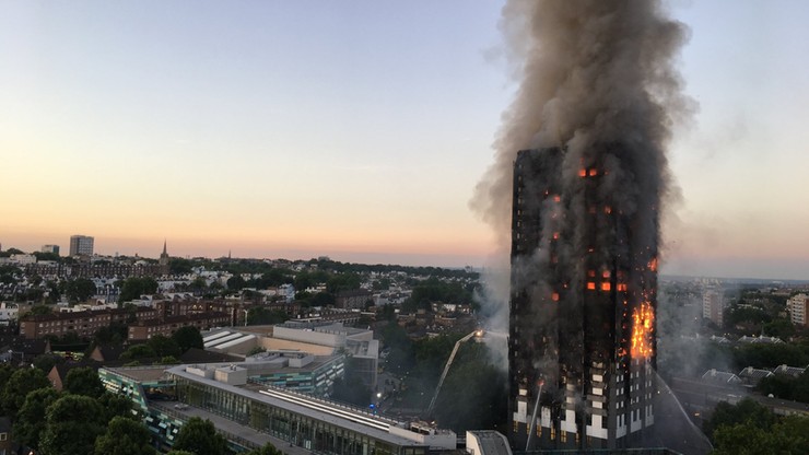 Premier Wielkiej Brytanii przeprosiła za niewłaściwą reakcję rządu po pożarze Grenfell Tower