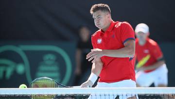 Kolejny Polak odpadł z Australian Open. Przegrał z Tsitsipasem