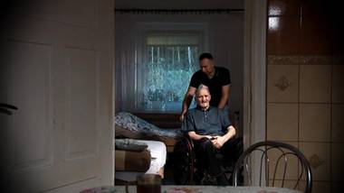 Świadczenie wspierające. 80-latek czeka na pomoc ponad rok!