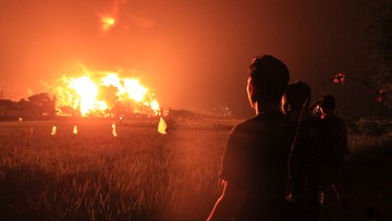 Pożar rafinerii w Indonezji. Ewakuowano co najmniej 500 osób