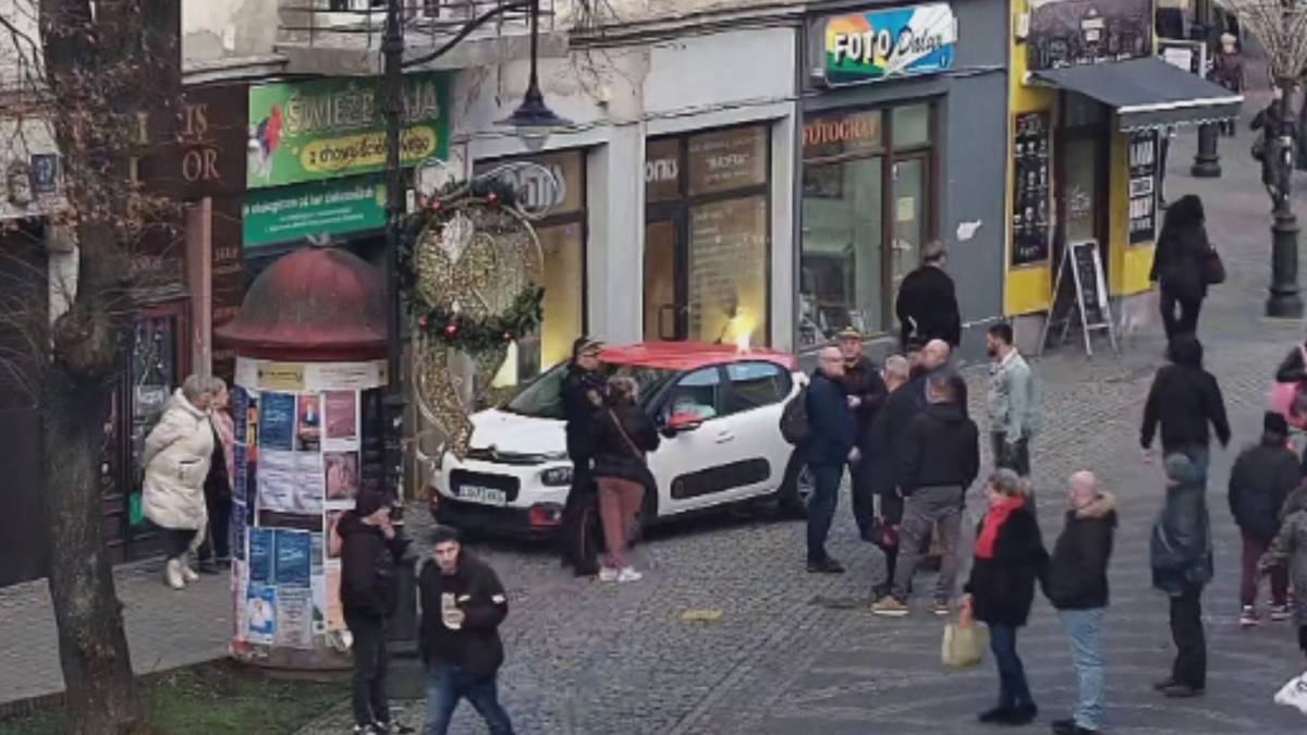 Jechała chodnikiem w centrum miasta. "Nie reagowała na krzyki"