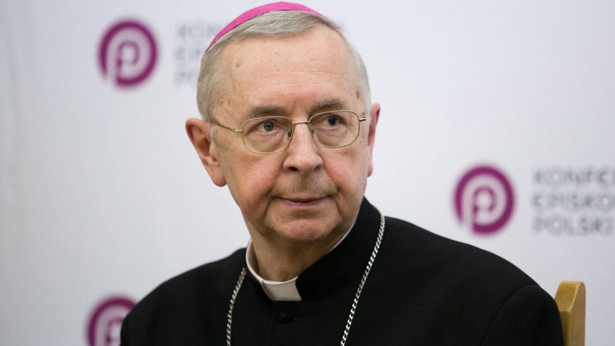 Los cinco sacerdotes abandonaron sus casas.  El arzobispo Gądecki pidió la conversión