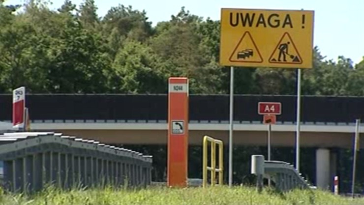 40-kilometrowy korek na A4. Budowa wiaduktów, wypadek i niemieckie święto odpowiedzialne za blokadę autostrady