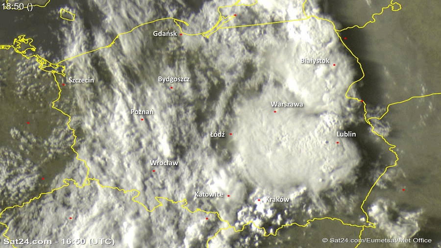 Zdjęcie satelitarne Polski w dniu 10 sierpnia 2018 o godzinie 18:50. Dane: Sat24.com / Eumetsat.