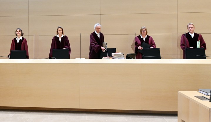 "Prawo UE ważniejsze niż krajowe". Unijny komisarz o wyroku niemieckiego Trybunału