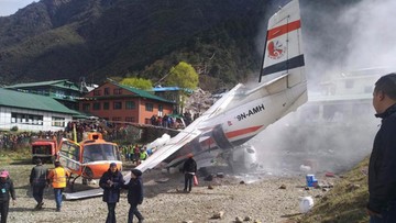 3 zabitych, 4 rannych w wypadku samolotu w rejonie Everestu
