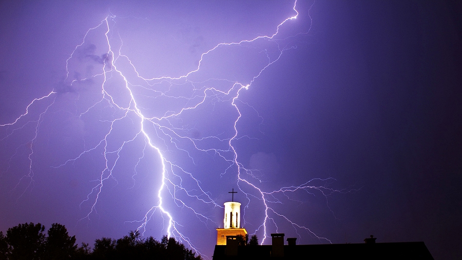 09.04.2019 07:00 Nasze życie w pogodowych liczbach. Ile zobaczymy burz, wichur, powodzi i zachodów Słońca?