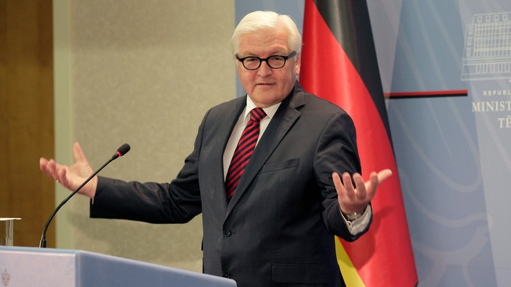 Steinmeier przestrzega przed polityką "wymachiwania szabelką" wobec Rosji