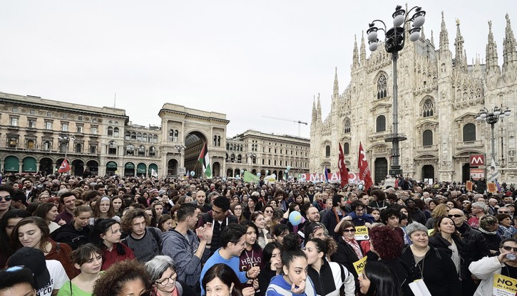 Ok. 200 tys. osób na manifestacji przeciwko rasizmowi w Mediolanie. "Kochajmy się"