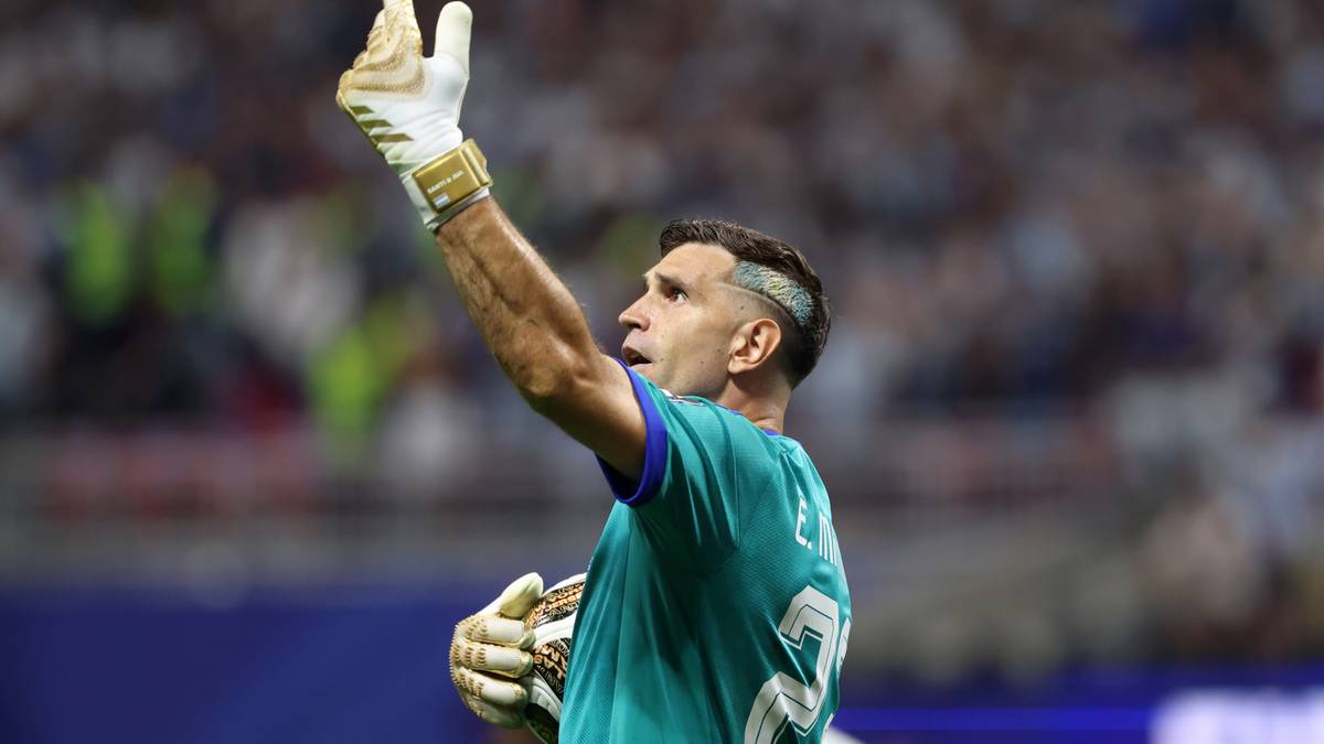 Argentina's Martinez distances himself from Falklands motivation — fans furious
