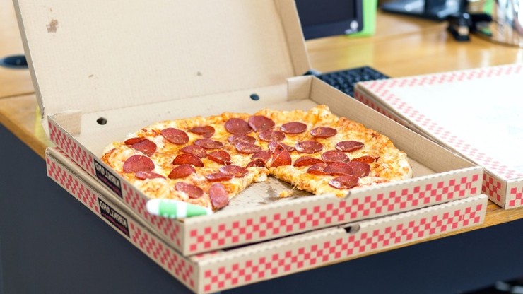 Do kancelarii prawniczej zamówiono już ponad sto pizz. Niemiecka policja poszukuje stalkera