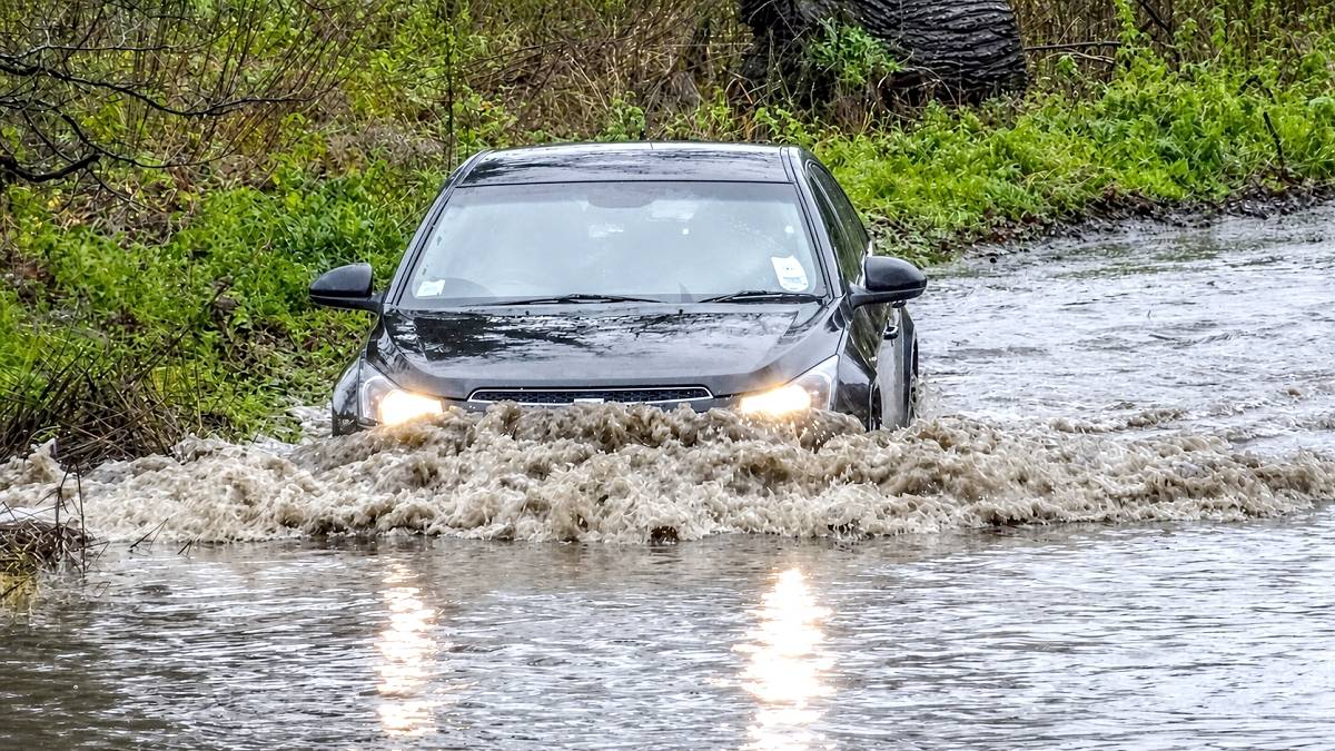 Spadną kolosalne ilości wody. Do soboty będziemy pływać
